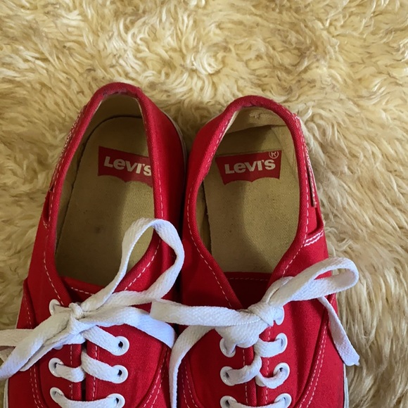 Red Low Cut Levi’s Sneakers - Picture 6 of 9
